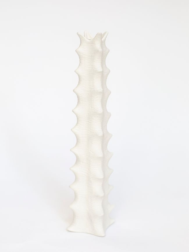 HAV hand cut biscuit porcelain soliflore - Ylvaya design